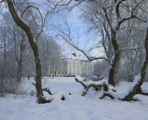 Winter im Landschaftspark Zinzow - Blick auf das Gutshaus